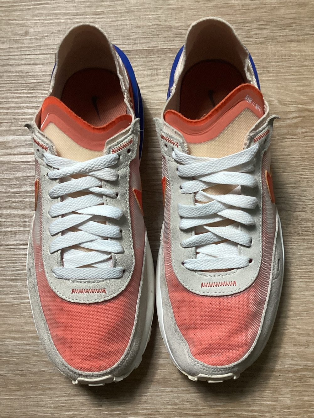 Nike Women's Waffle One Sneakers Coral, White, Blue Sz 7.5 SKU: DC2533-200